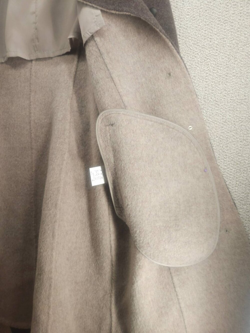 Wool Blend Coat, Color Block Collar, Tailored, Korean-Made - Picture 4 of 11